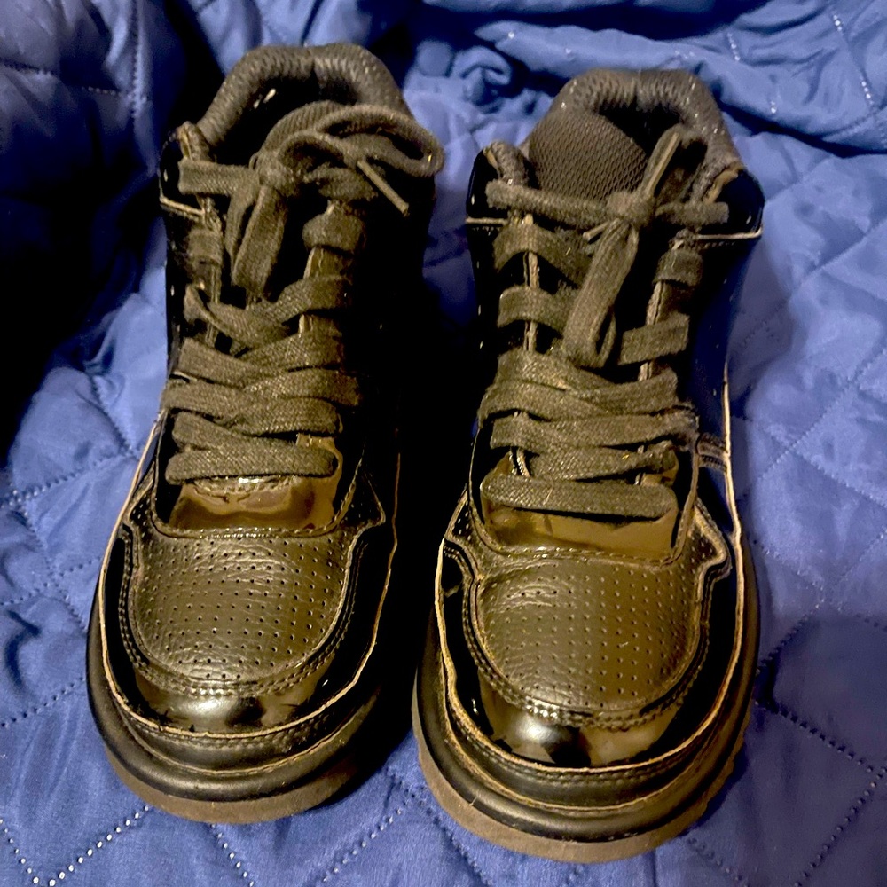 UGG tennis shoes